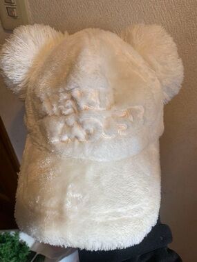 Tokyo DISNEY RESORT Japan Ear Fuzzy Mickey Mouse hat - Cream